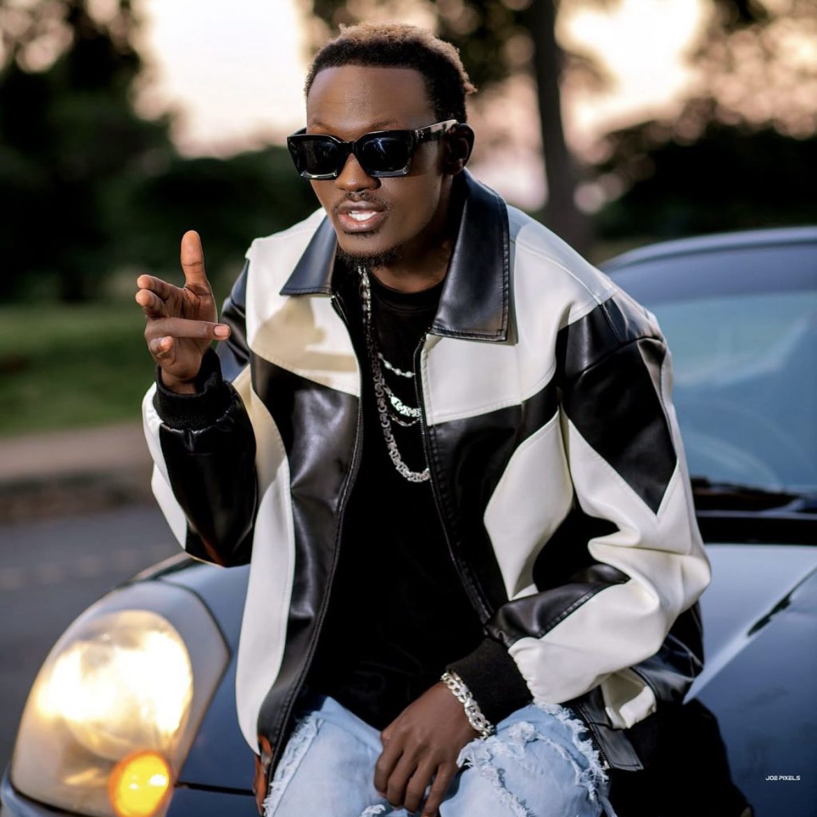 Mudra d viral on clash with Alien Skin